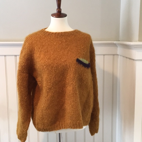 Yellow sweater with breast pocket - Picture 1 of 2